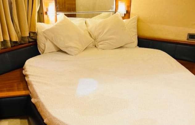 Azimut feet50_9-cGQPVXtn