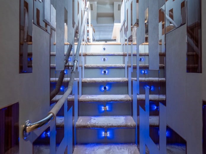 again feet75_21-B5d_GOnU